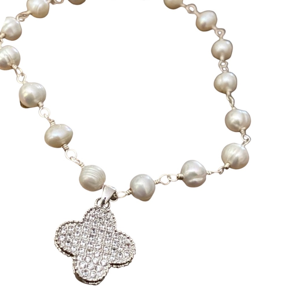 Pearl and crystal Clover vintage bracelet